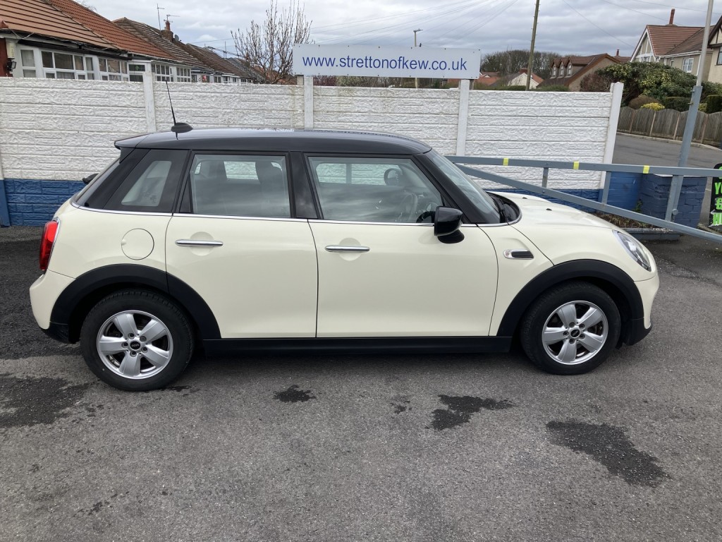 2019 MINI HATCH