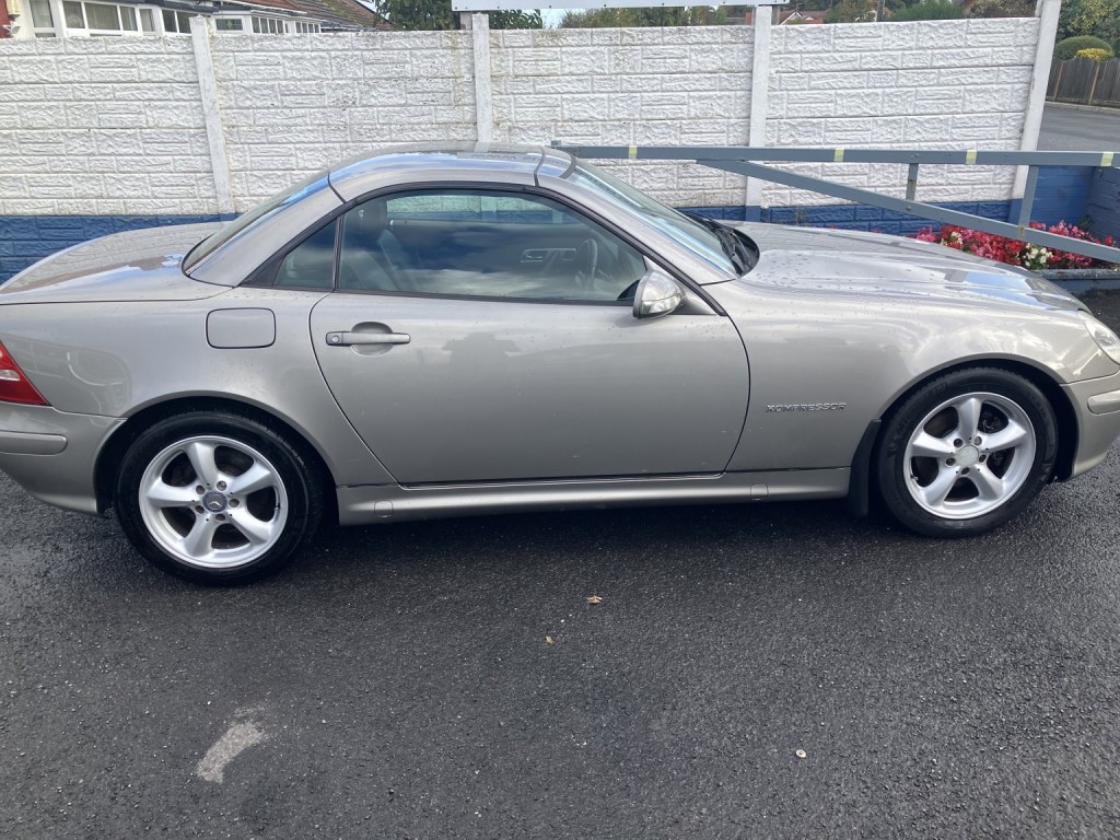 2004 Mercedes-Benz SLK